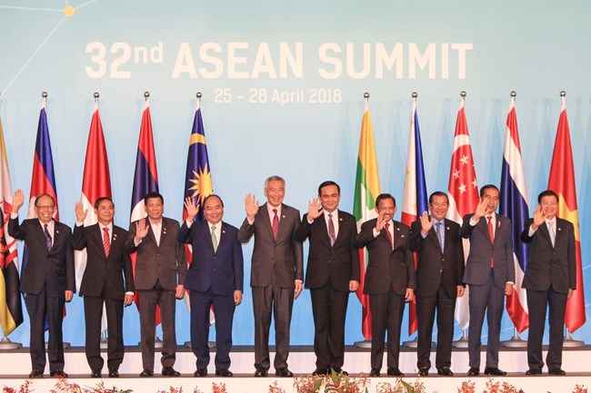 Thủ tướng Nguyễn Xuân Phúc và đoàn đại biểu cấp cao Việt Nam kết thúc chuyến thăm chính thức Singapore và dự Hội nghị Cấp cao ASEAN lần thứ 32 (Thời sự chiều 29/4/2018)